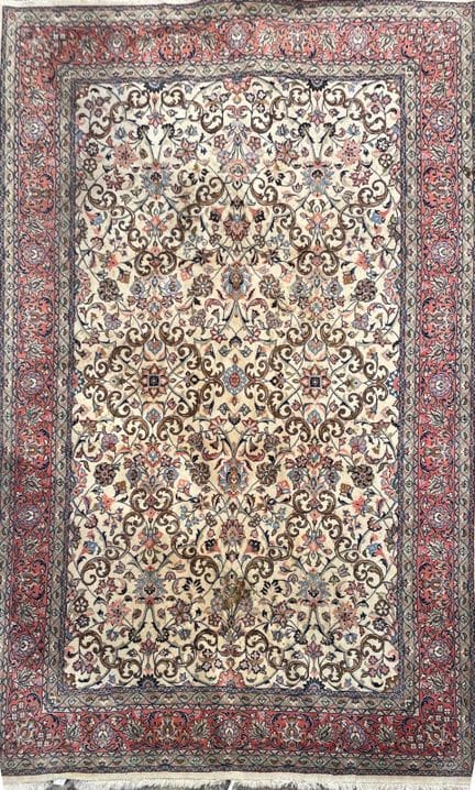 Tapis persan en laine à décor de fleurs et feuilla
