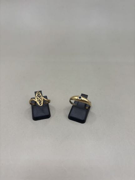 Bague en or jaune 18 k 750 ‰.
Poids. 1,20 g
On y j