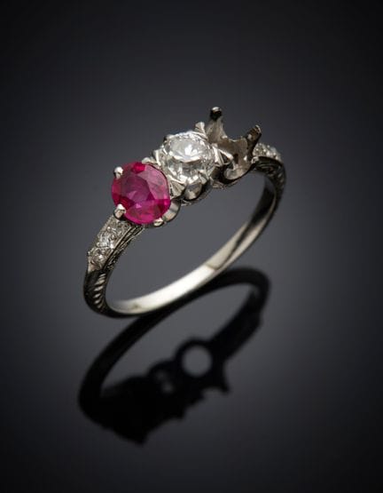 Bague en platine 850‰, sertie d’un diamant de tail