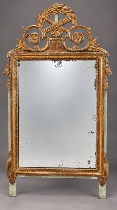 Miroir rectangulaire en bois sculpté doré et patin