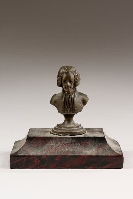 France, XIXe siècle
Voltaire 
Presse-papiesr avec 
