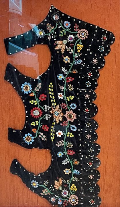 Corsetto tradizionale polacco con perline ricamate
