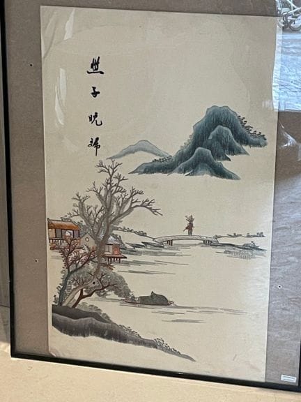 Lot de 5 pièces encadrées sous verre : 2 broderies