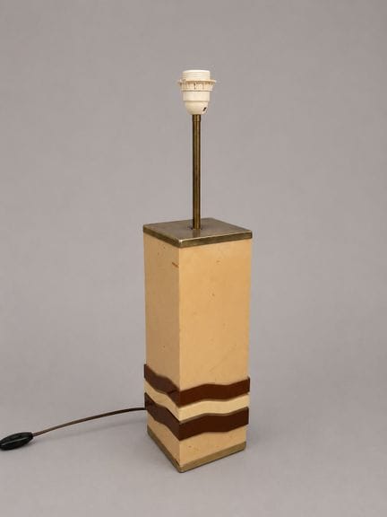 Philippe CHEVERNY (XXème)
Lampe de table en résine