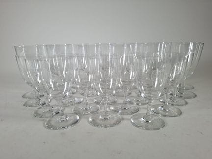 Baccarat,
Partie de service en cristal unis et gra