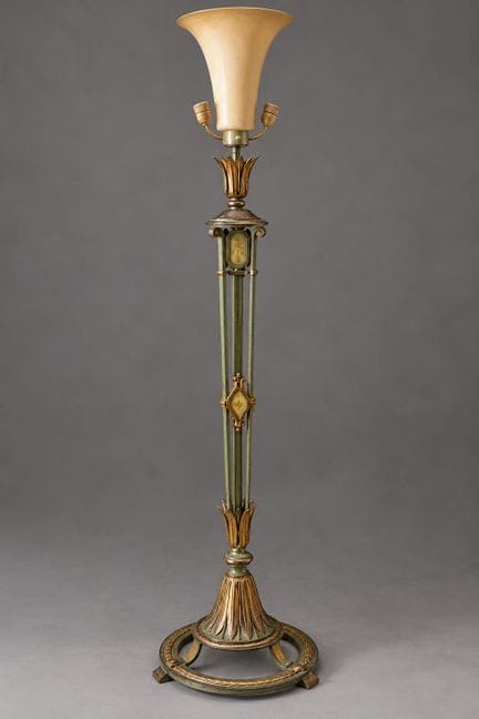 Lampadaire formant torchère en métal patiné et dor