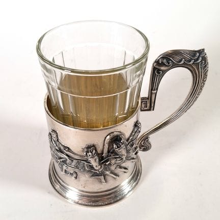 Porte-tasse en argent 2nd titre 800 ‰ à décor en r