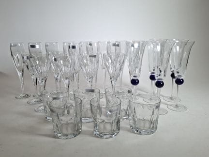 Villeroy  Boch
24 verres en cristal taillé à pans 