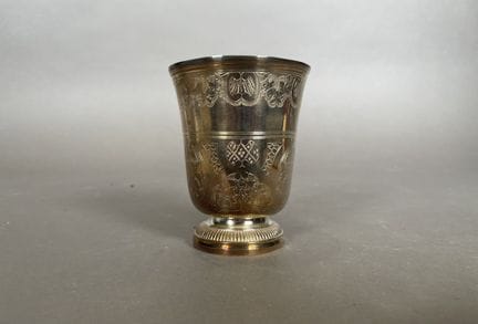 Timbale en argent 1er titre 950‰, de forme tulipe 