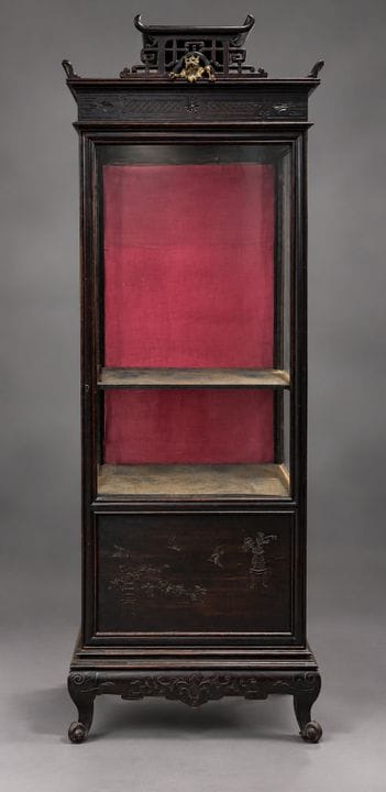 Dans le goût de Gabriel Viardot
Vitrine en bois à 