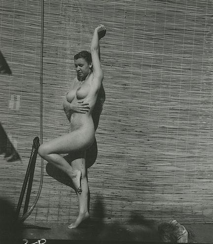 ANDRE DE DIENES Vintage Photo 1950s-1960s Nude Stu