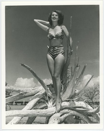 Vintage-Pin-up-Fotografie von BUNNY YEAGER, 10" x 