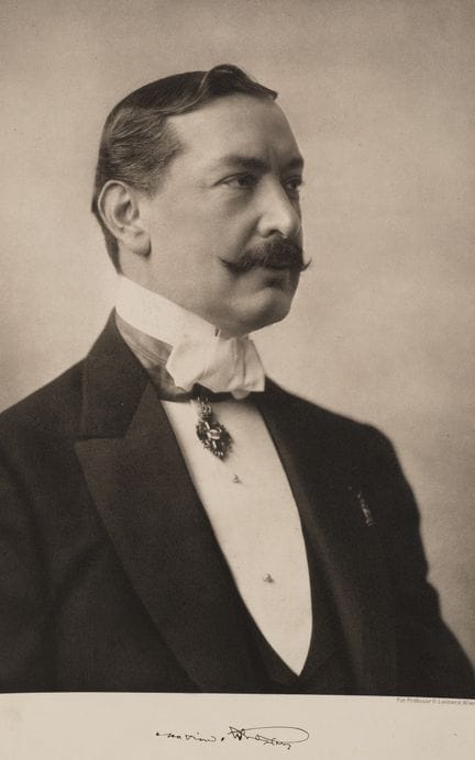 H. LENHARD (XX secolo), Elegante ritratto di un ge