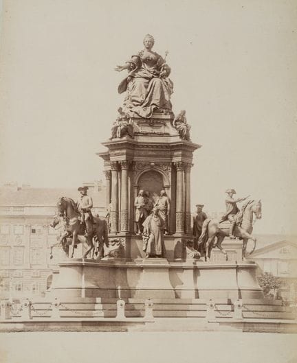 Anonimo (XIX secolo), Il monumento a Maria Teresa 
