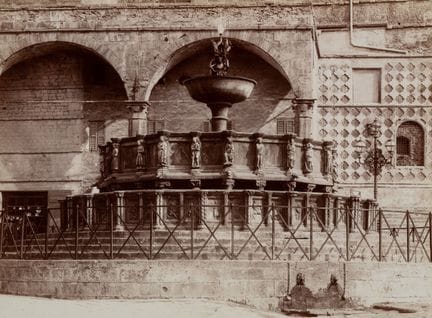 FRATELLI ALINARI (XIX), Fontana del Duomo di Perug