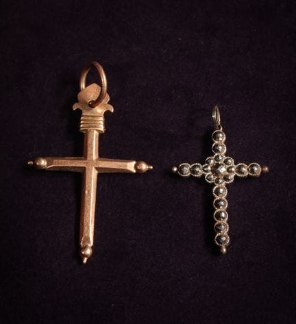 [RELIGIOSA]
Set composto da due croci da comunione