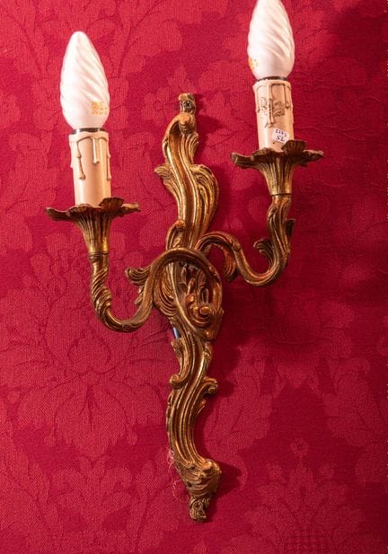 [ARTIFICIALIA]
Coppia di applique in bronzo dorato