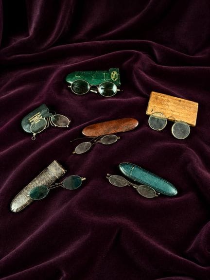 [ARTIFICIALIA]
MEDICINE
Set of 7 pairs of vintage 