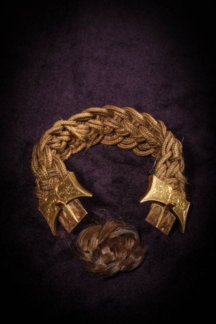 [MIRABILIA]
Bracciale commemorativo in oro giallo 
