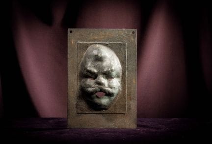 [ARTIFICIALIA]
Sorprendente maschera in metallo, l