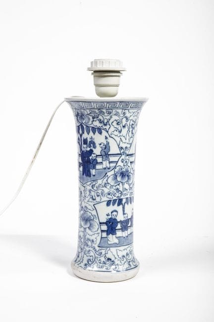 CHINE
Vase en porcelaine émaillée en bichromie de 
