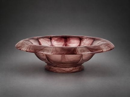 Glasbecher in zartem Lila im Stil von 
Murano 
Ent