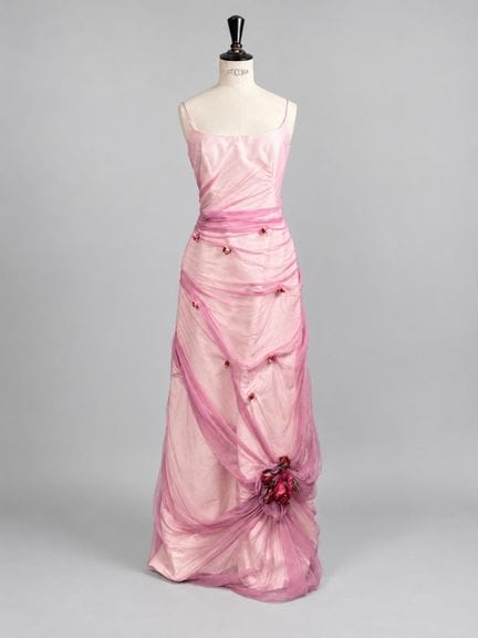 PRONUPTIA
Robe longue à bretelle rose avec tulle p