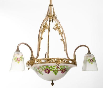 ART DECO
Lustre en métal doré à décor végétal fine