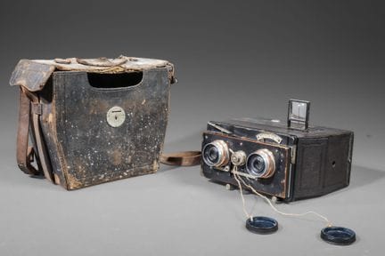 Con borsa H. Bellieni, macchina fotografica binoco