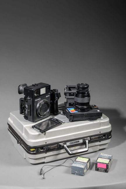 Nella valigia: macchina fotografica Polaroid 600 S
