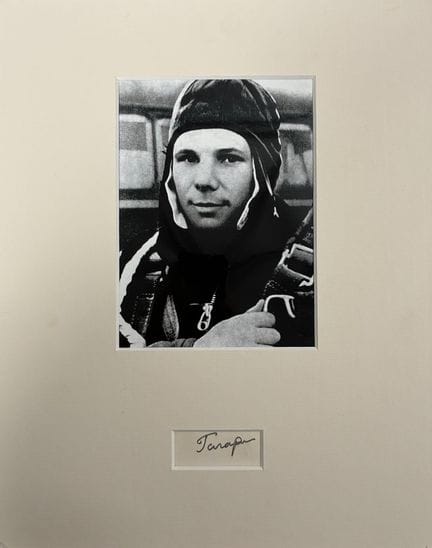Autografo di Yuri GAGARIN (1934-1968)
Piccola pagi