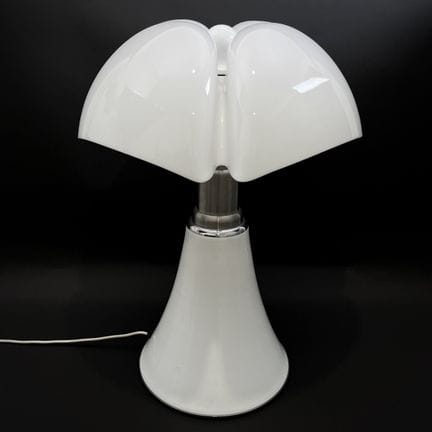 Gae AULENTI (1927-2012)
Martinelli Luce Editeur
La