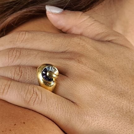 Bague tourbillon en or jaune 750 millièmes à corps