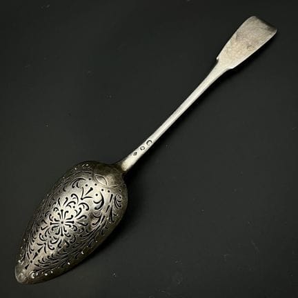 皮埃尔-贝诺瓦·洛里永（Pierre-Benoit LORILLON），1788年获大师资格
950