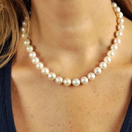 Collier de perles blanches de culture à un rang, l