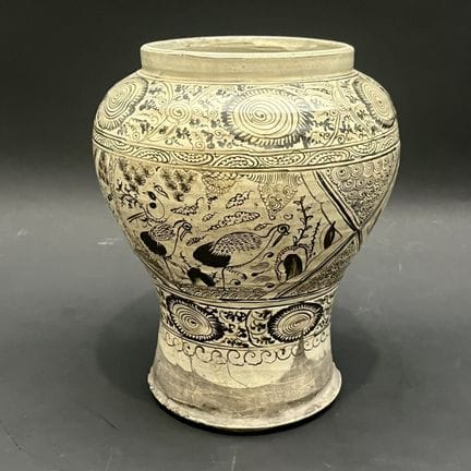 Chine, période Ming (1368-1644)
Vase en céramique 
