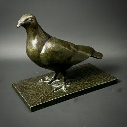 加斯顿·埃蒂安·勒布尔乔瓦（1880-约1956）
信鸽 
青铜，表面呈渐变绿色古铜色 
早期铸造 