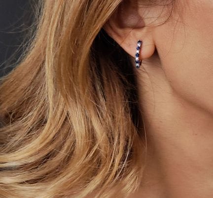Paire de demi-boucles d'oreille en or gris 585 mil