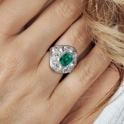 Bague en or gris 750 et platine 850 millièmes, le 