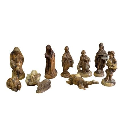 Ensemble de figurines de bergers d'une crèche napo