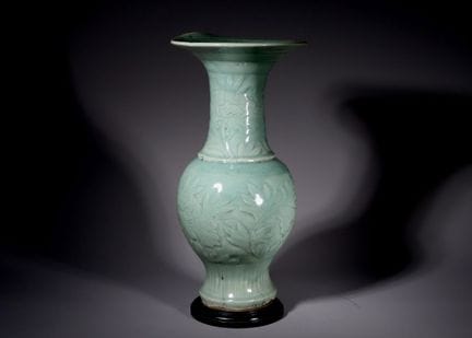 Vase « queue de phénix » en céladon de Longquan, d
