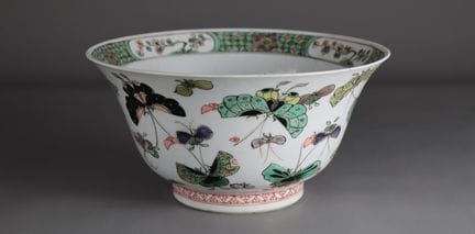 Un bol « Papillon » de la collection « Famille Ver