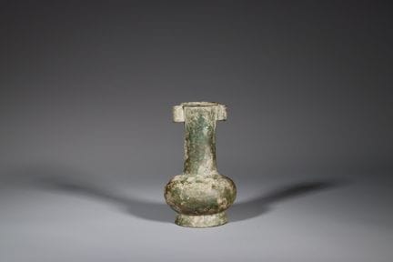 Vase en bronze de style archaïque, « hu », dynasti