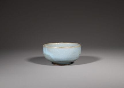 Un bol à glaçure bleue de la dynastie Jin, dynasti