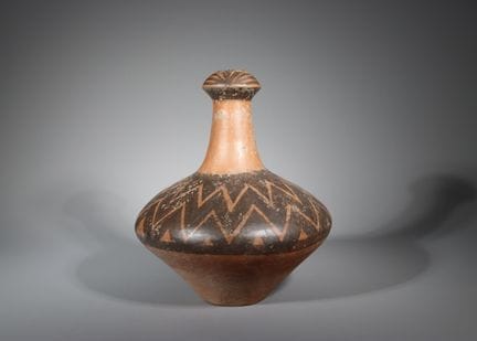 Une bouteille en poterie peinte, culture Yangshao,