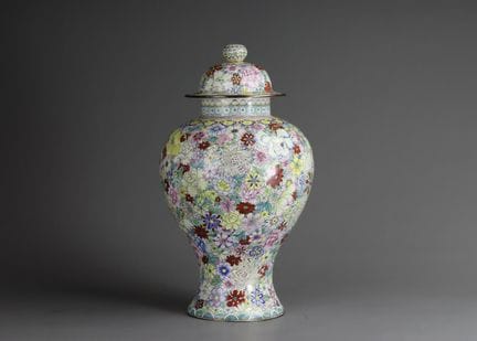 Vase en émail de Canton avec couvercle, décor « Mi