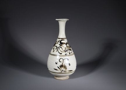 Un vase floral peint de Cizhou, Yuhuchun, dynastie