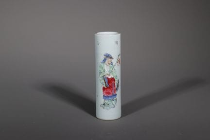 Vase cylindrique de Wushuangpu en famille rose, XI