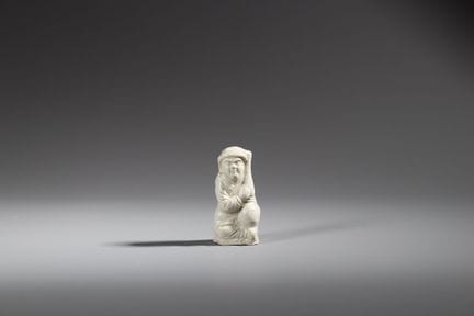 Miniature Ding représentant un étranger, dynastie 