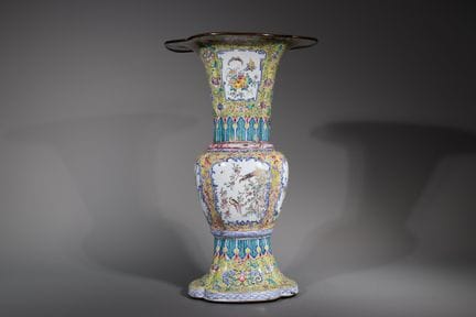 Grand vase « queue de phénix » en émail de Canton,